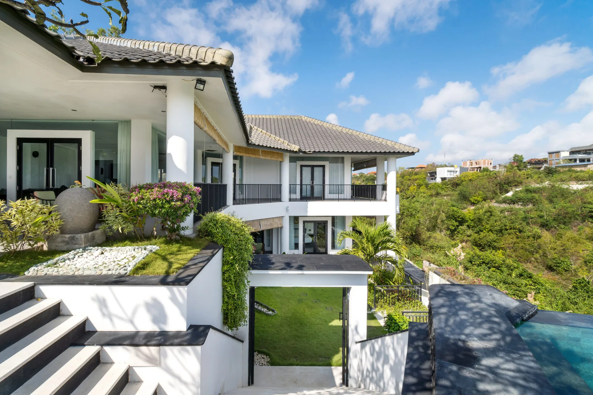 YesPropertyCliffside 5BR Bali 4 5 Bedroom Cliffside Villa with Ocean & Canyon View | Two Pools, Fully Furnished